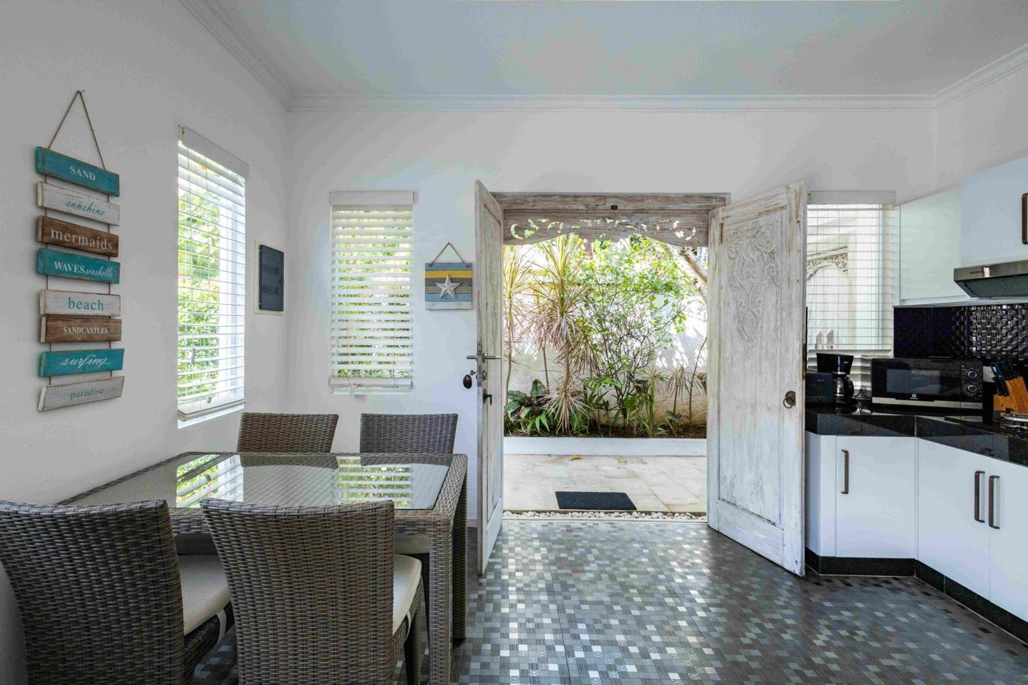 Charming, Villa Sofie - Central Sanur With Refreshing Pool Екстериор снимка